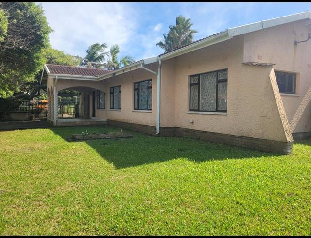 4 BEDROOM PROPERTY TO RENT IN UVONGO BEACH